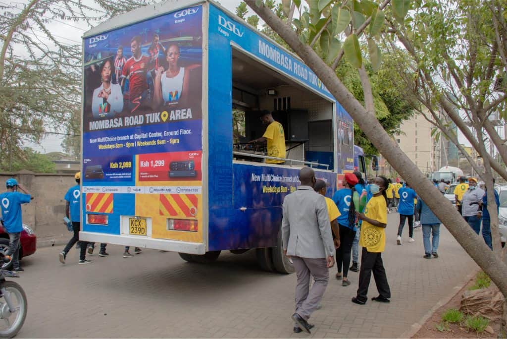 Empowering Citizen Participation: Kenya's Roadshow Forums 16 Red Giant Media Agency: Roadshow