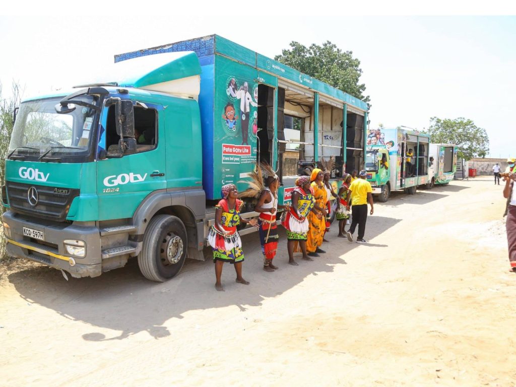 Road Shows 39 DSTV 04 red giant media agency